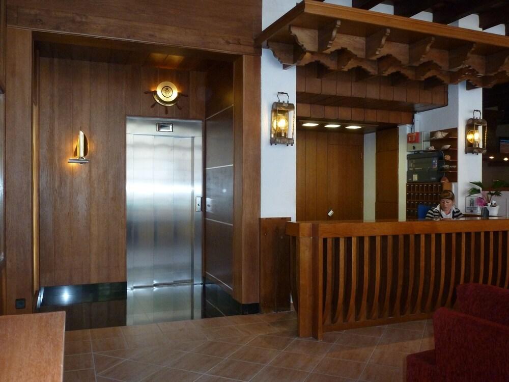 Hotel La Carolina يوريت دي مار المظهر الخارجي الصورة