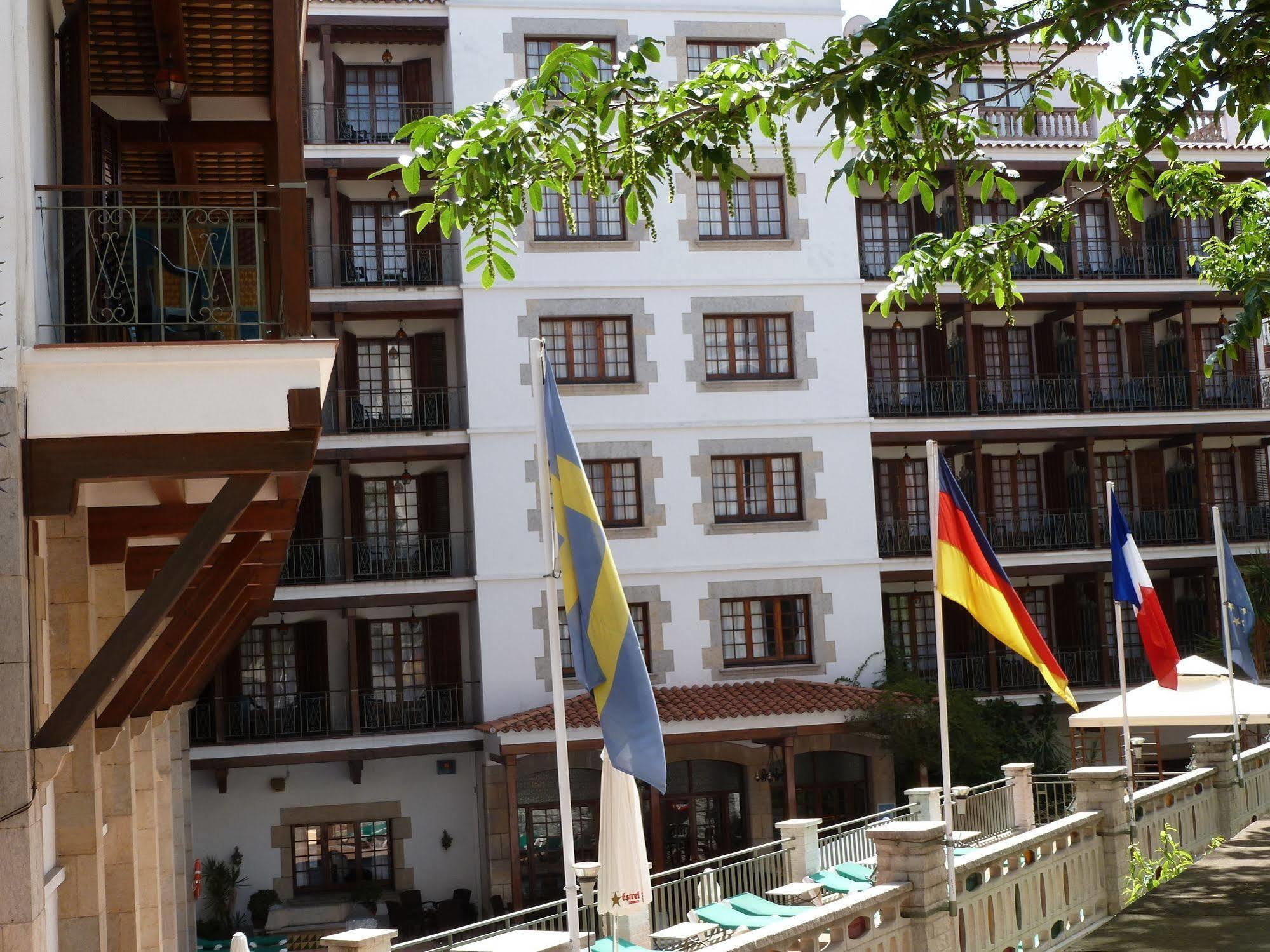 Hotel La Carolina يوريت دي مار المظهر الخارجي الصورة