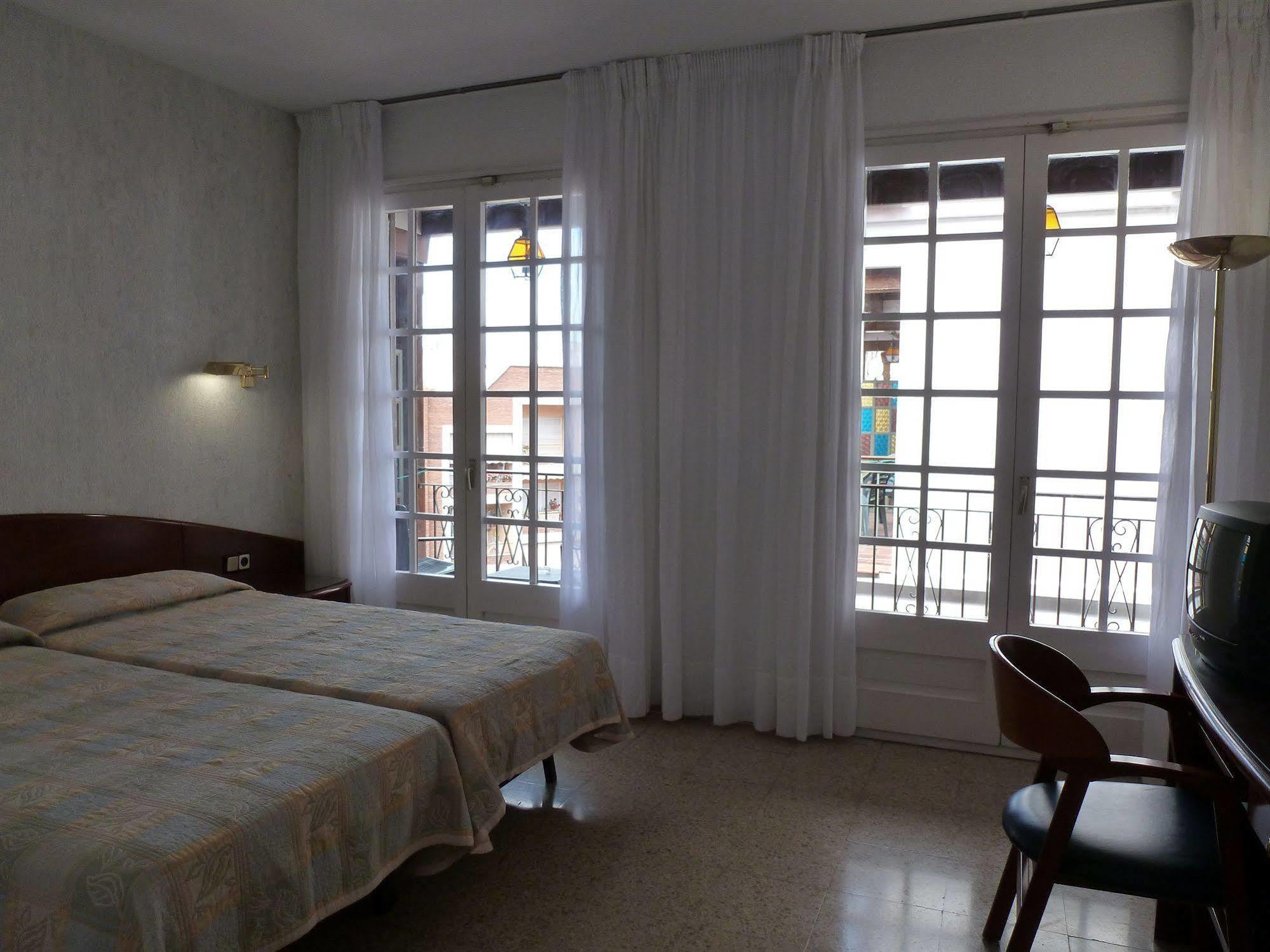 Hotel La Carolina يوريت دي مار المظهر الخارجي الصورة